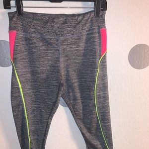 Athletic cropped leggings